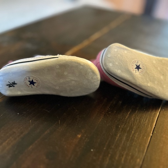 Baby converse size 4!! - Picture 4 of 4